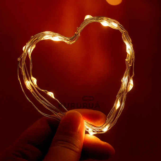 Kit Fio de Fada Kururuá: 10 cordões de LED para uma decoração natalina mais bonita 2 fio fada kururua led amarelo detalhes