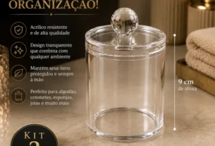 Detalhes dos recipientes e das tampas do kit com três organizadores de algodão e cotonete.